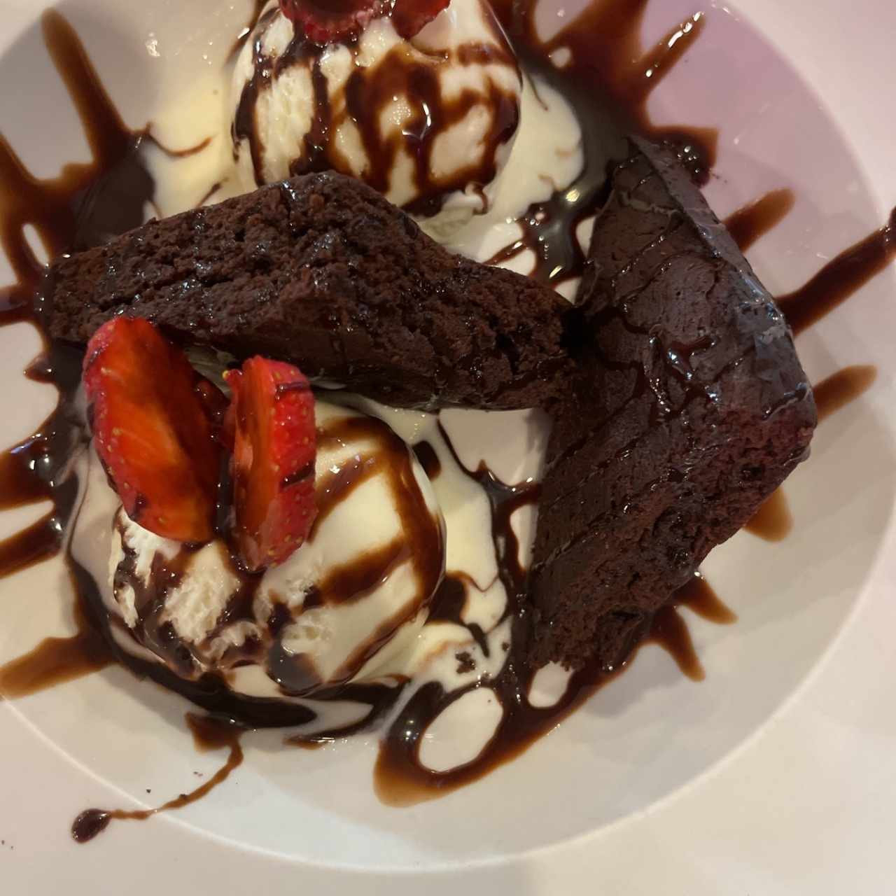 Brownie con helado 