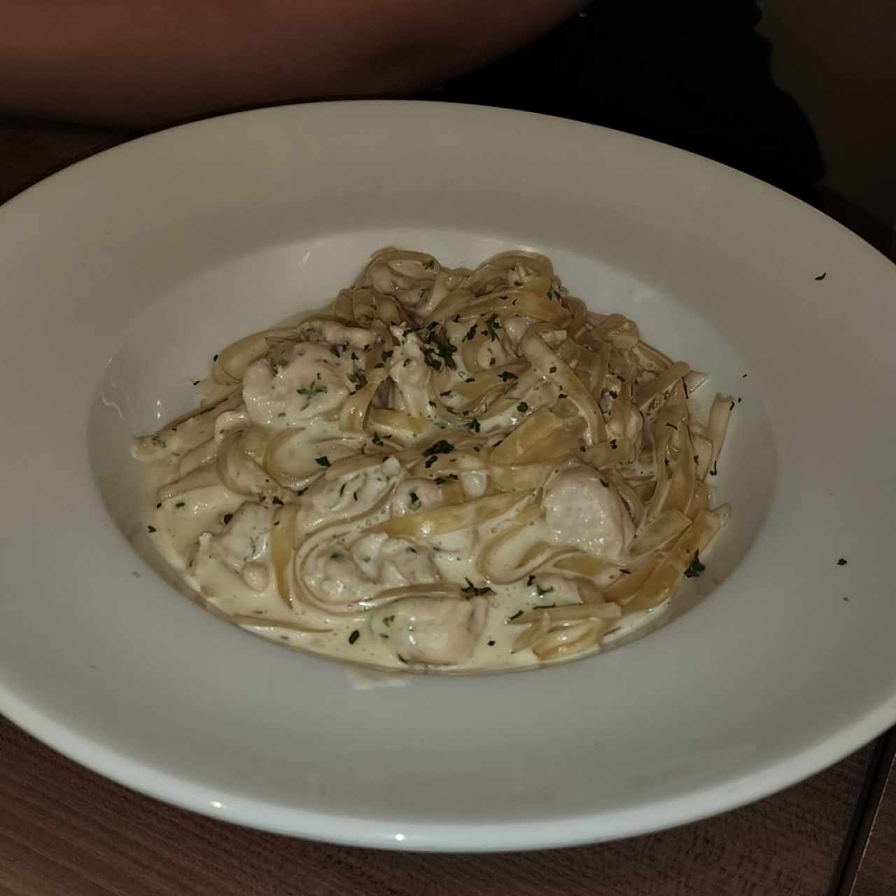 Pasta en Salsa Alfredo con Pollo