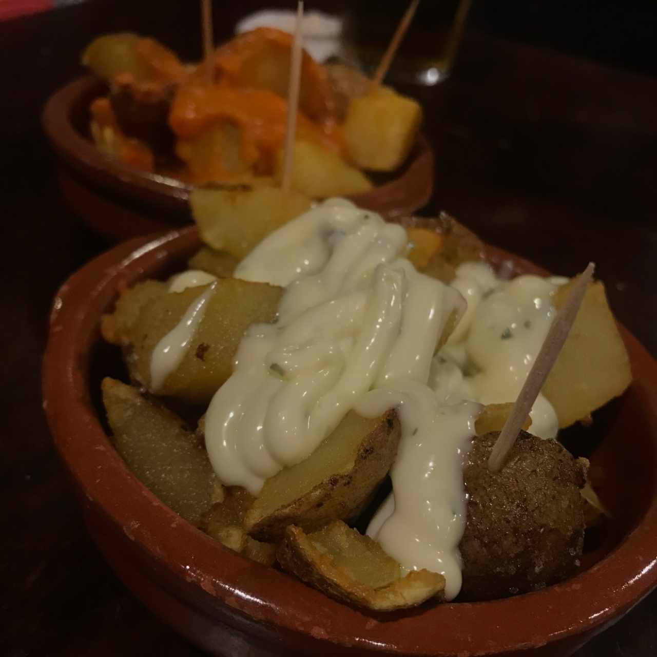 papas alioli y bravas 