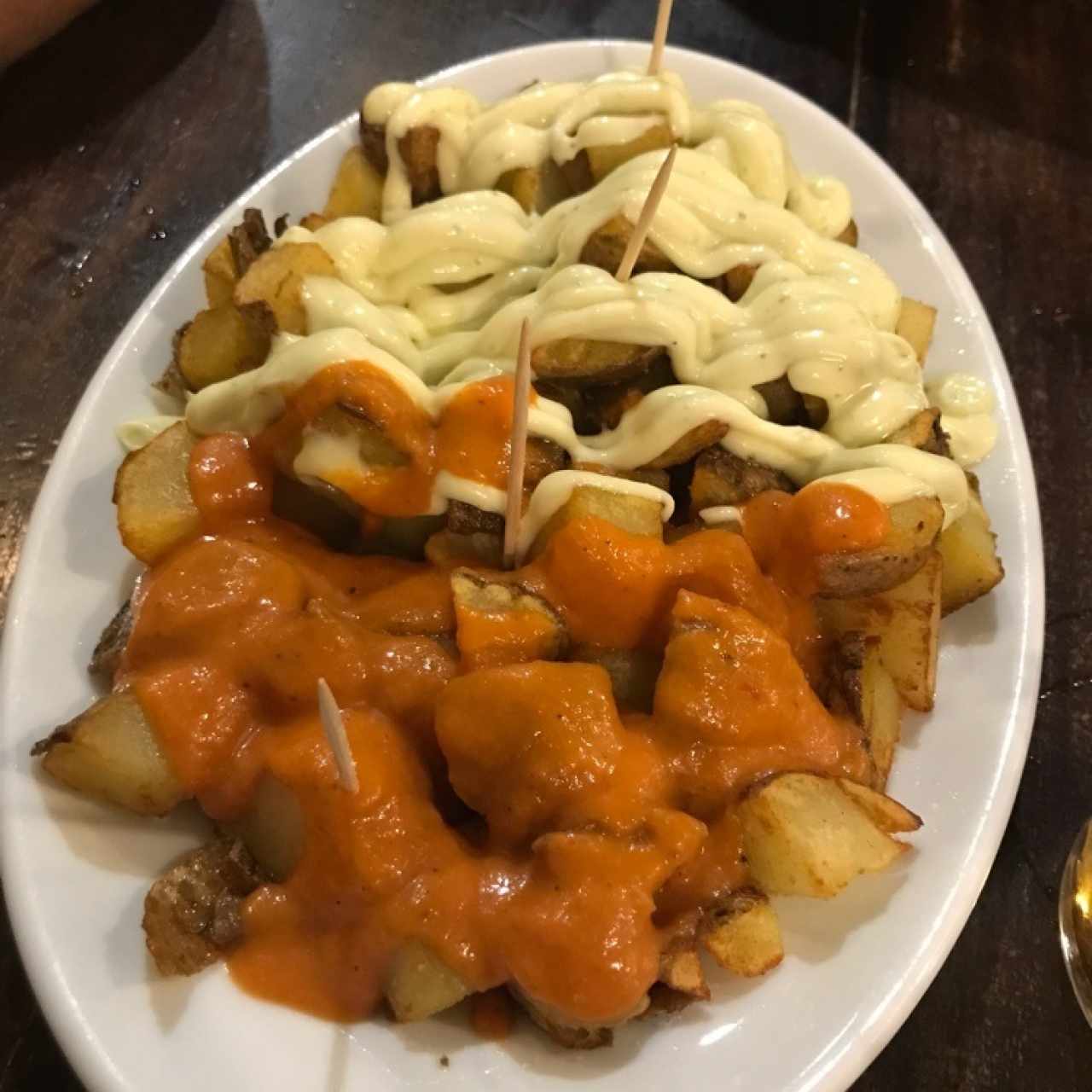 papas bravas y alioli