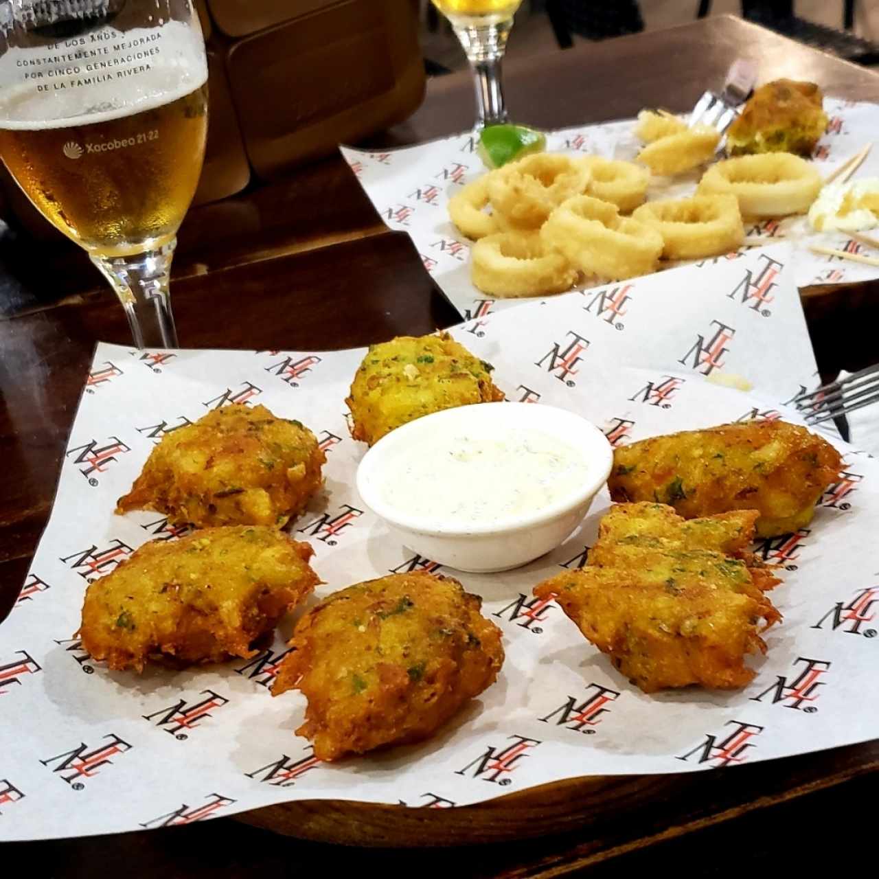 Croquetas de Bacalao y Calamares Rebozados