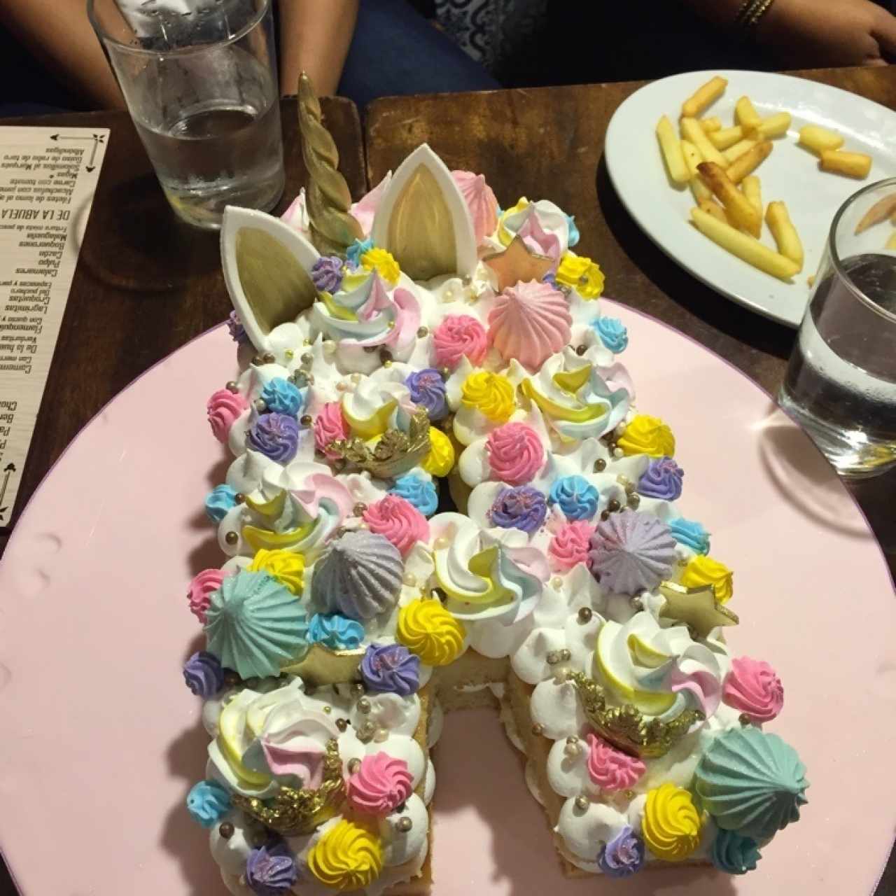 dulce de unicornio en forma de letra A