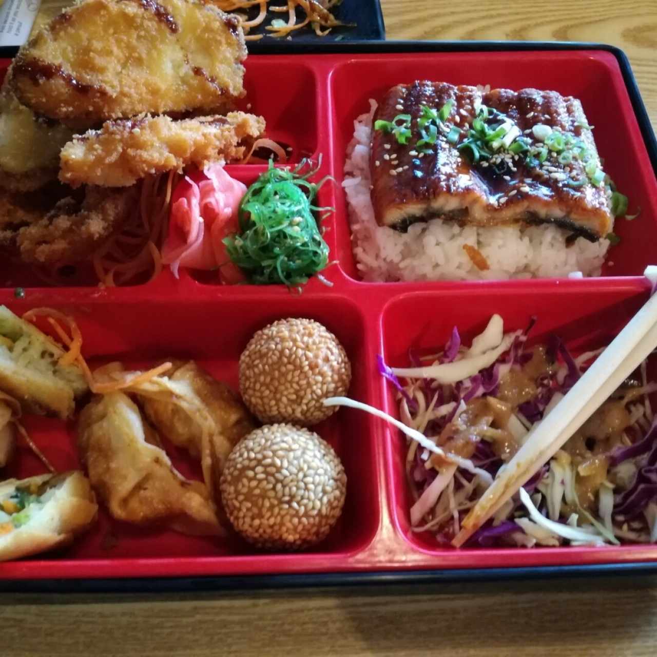 bento box de anguila