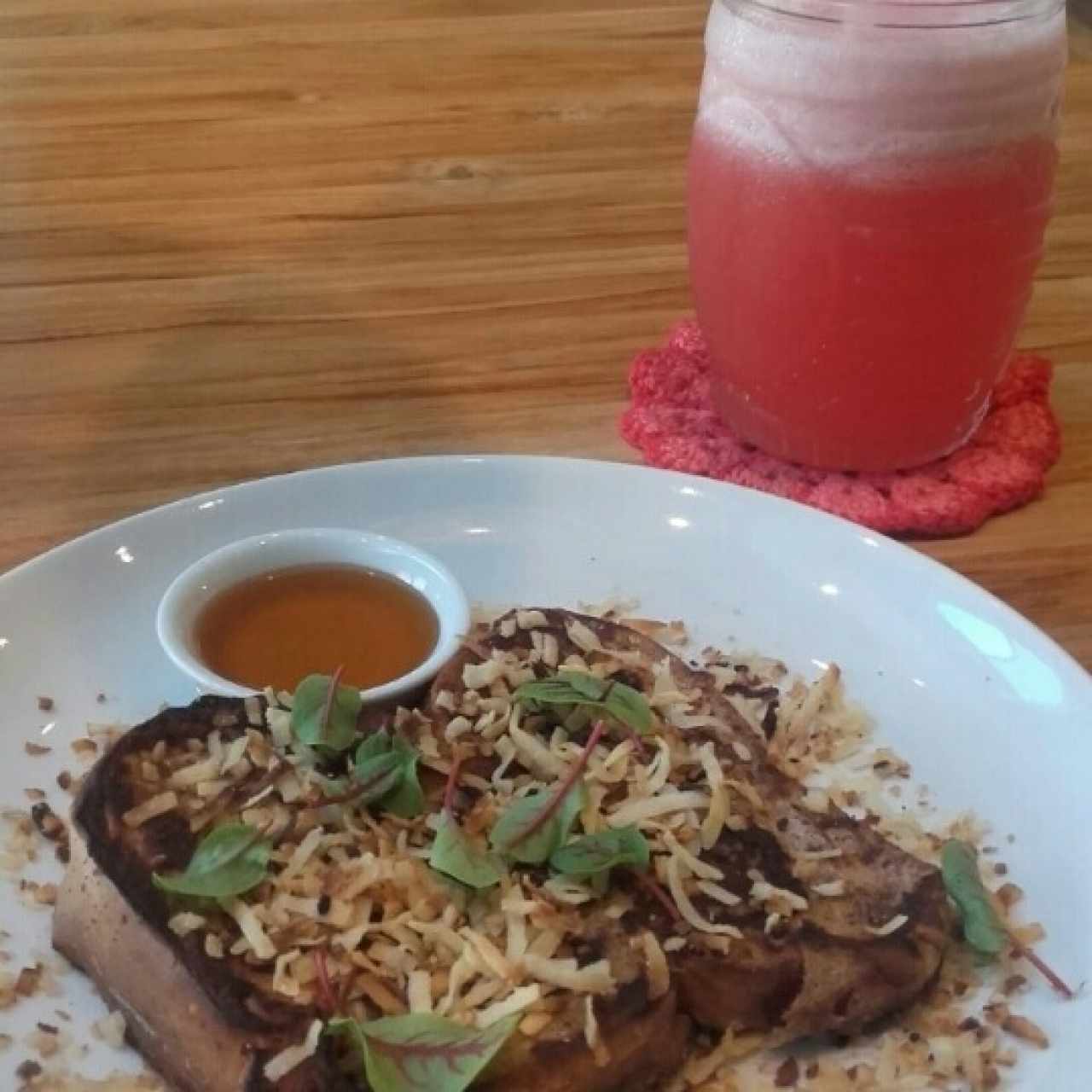 COCONUT TOAST y LICUADO DE SANDIA