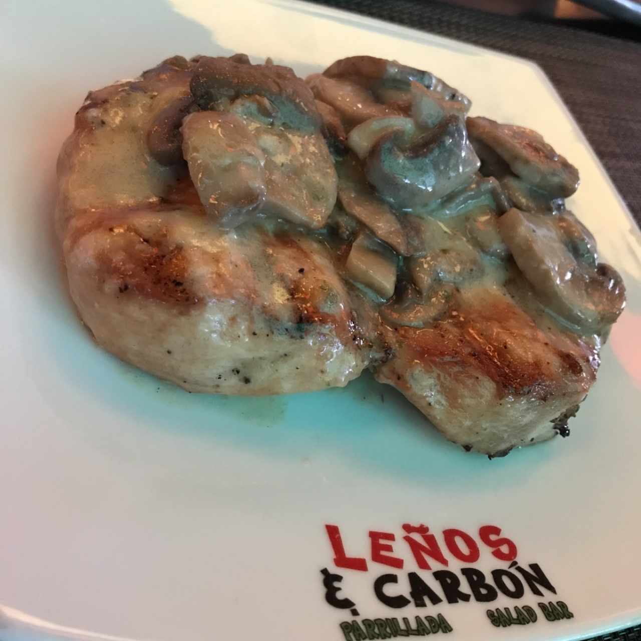 Pollo con hongos