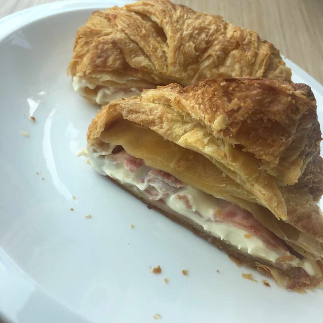 pastelito de jamón y queso crema