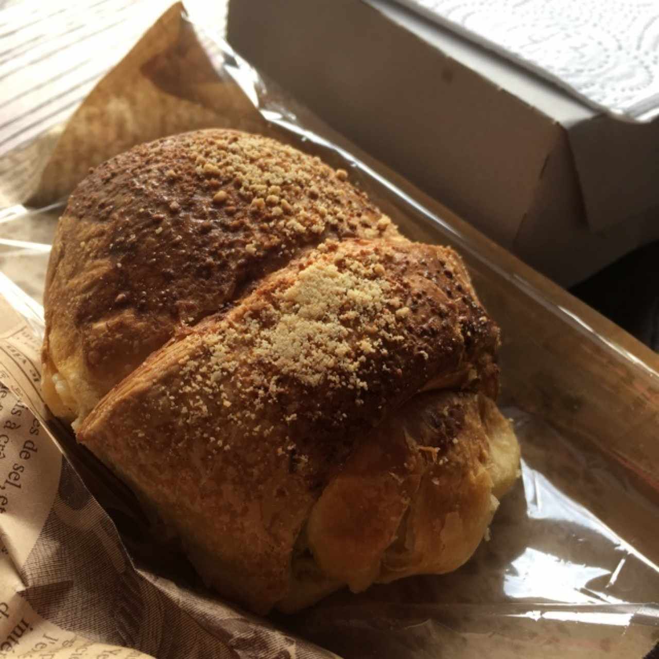 croissant de jamon y queso crema