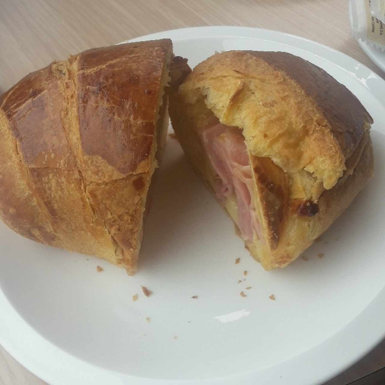 croisant de jamon y queso