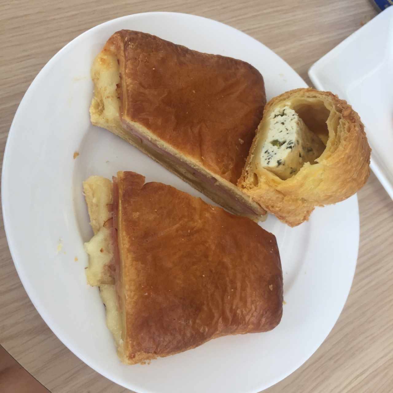 mini lunch y pastelito de ricotta con espinaca