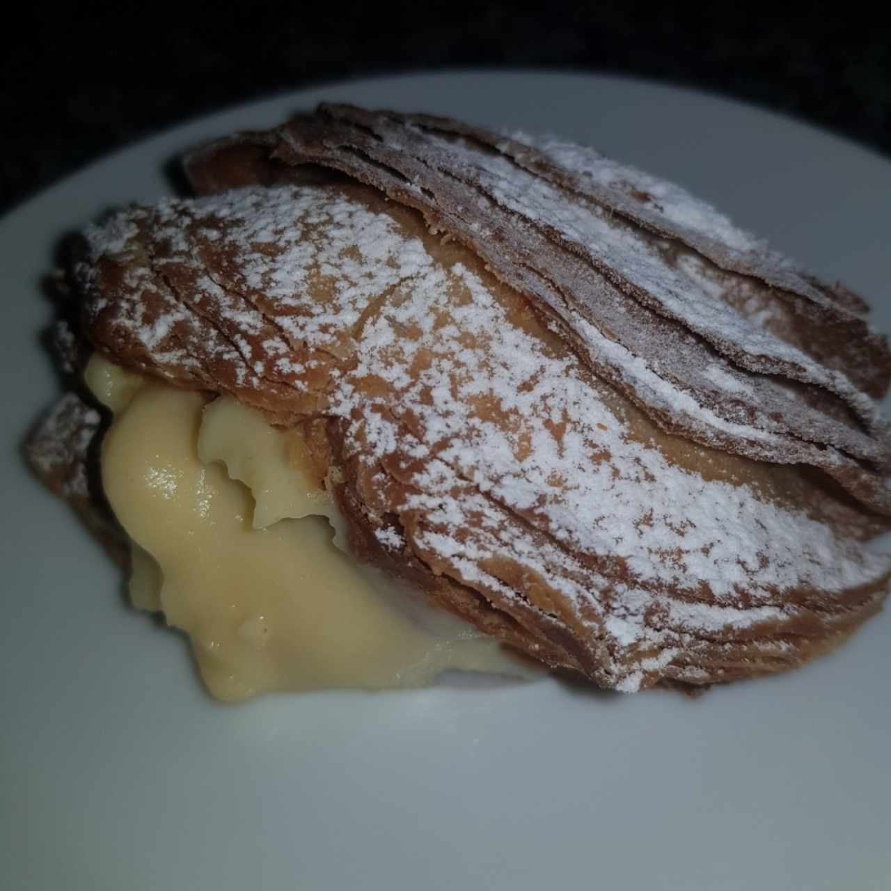 cola de langosta rellena con crema pastelera