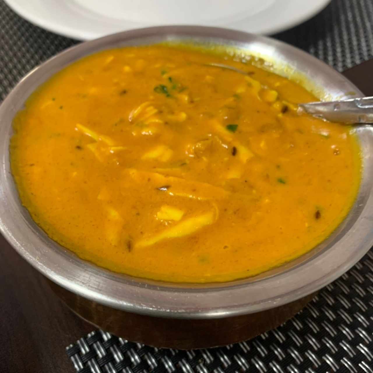 Paneer Korma, Queso rallado es salsa de Marañon.  se los recomiendo