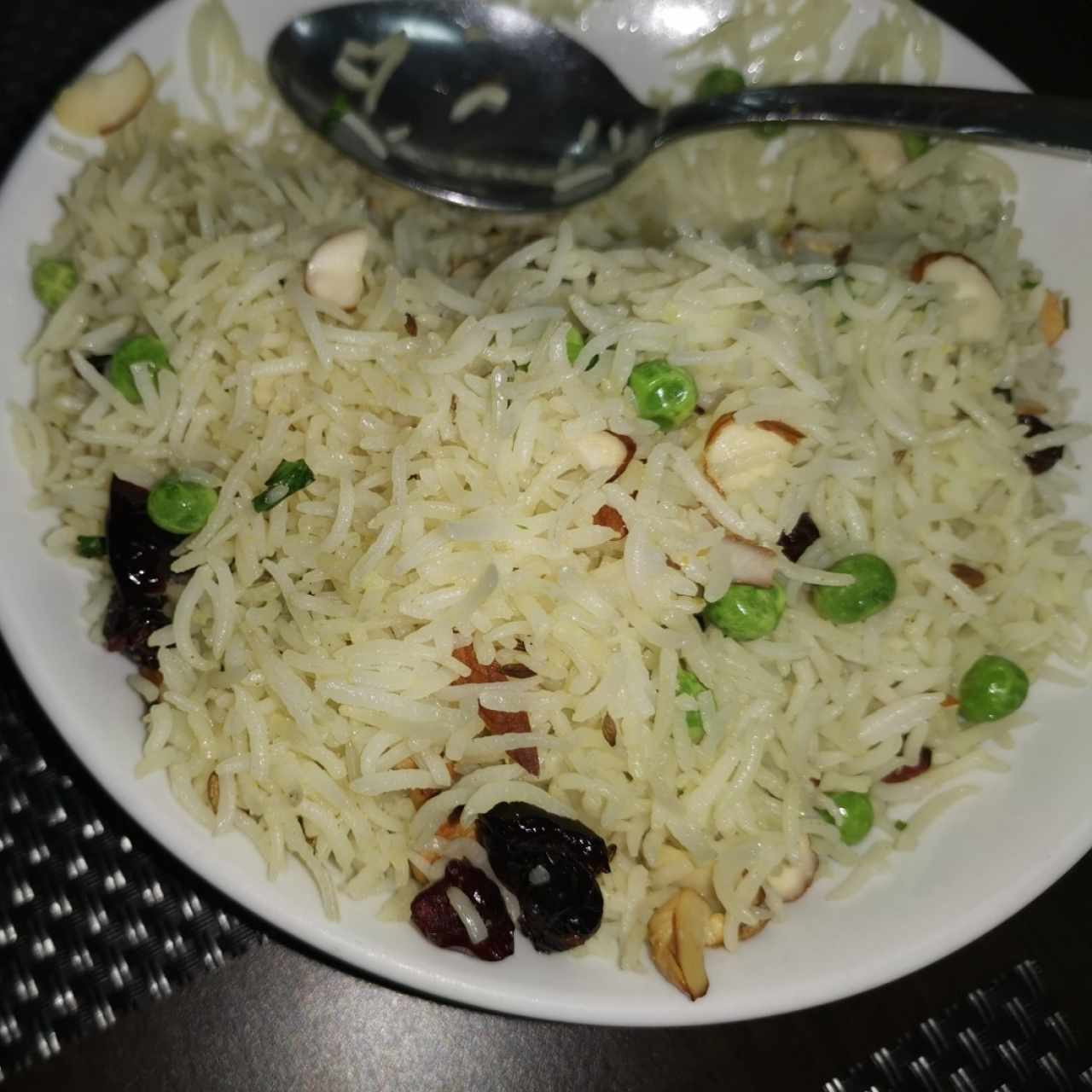 Arroz con almendra y pasas 