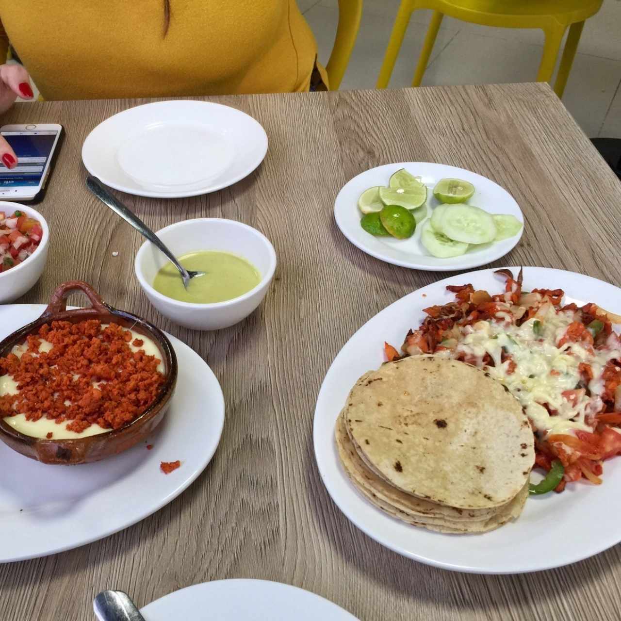 Queso y Tacos al pastor