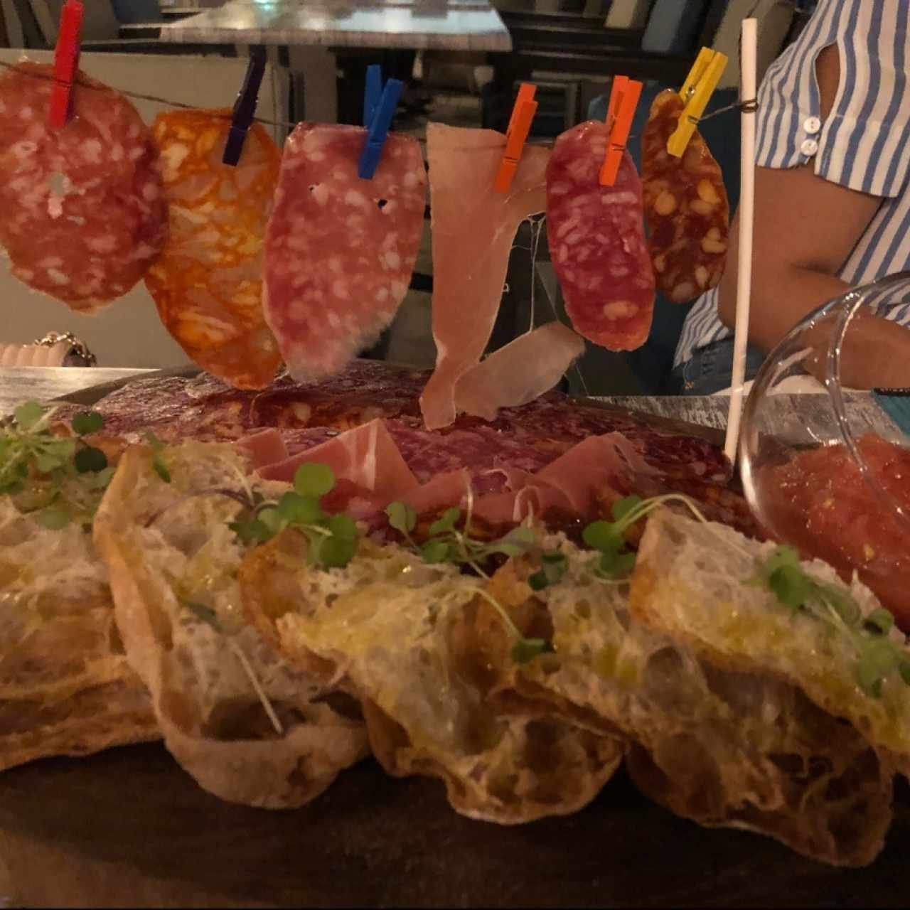 TABLA DE IBÉRICOS (lomo, salchichón, chorizo, jamón serrano y fuet)