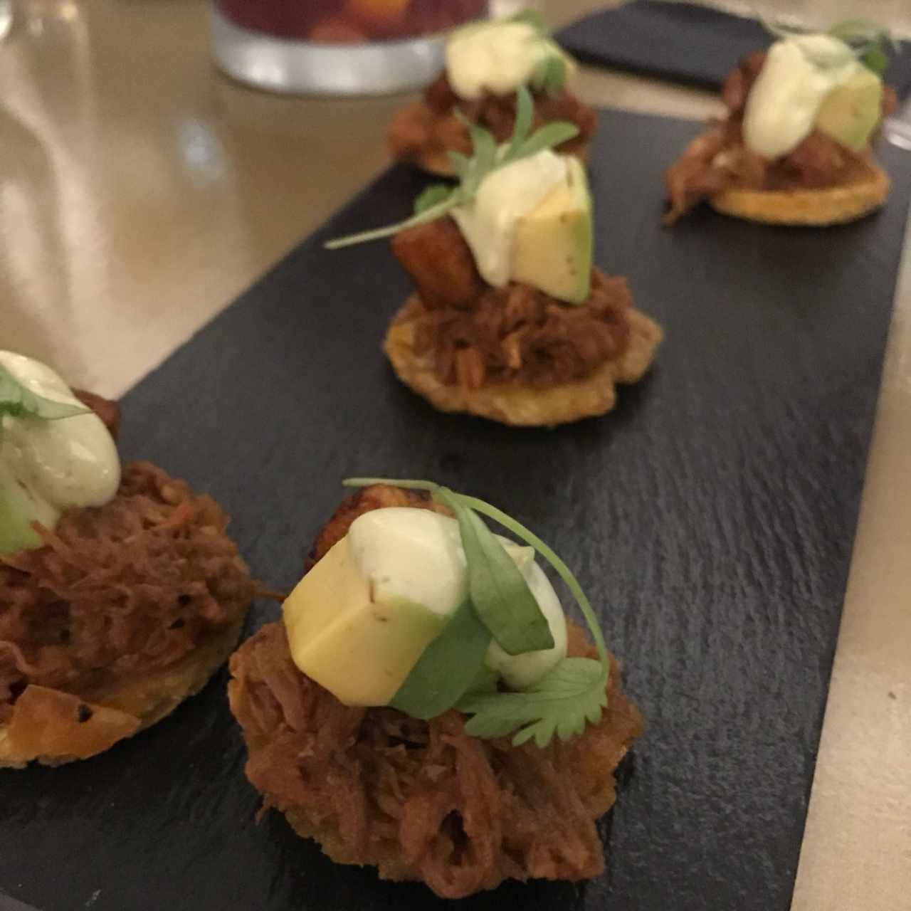 Patacones con ropa vieja y aguacate! 