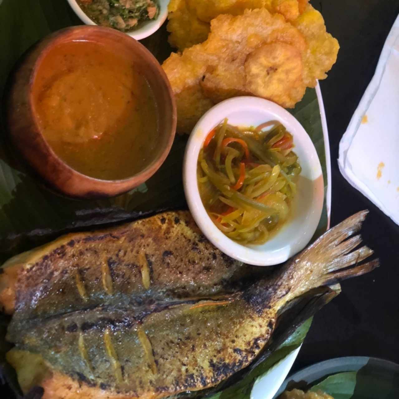 Corvina al escabeche con salsa de tamal de olla