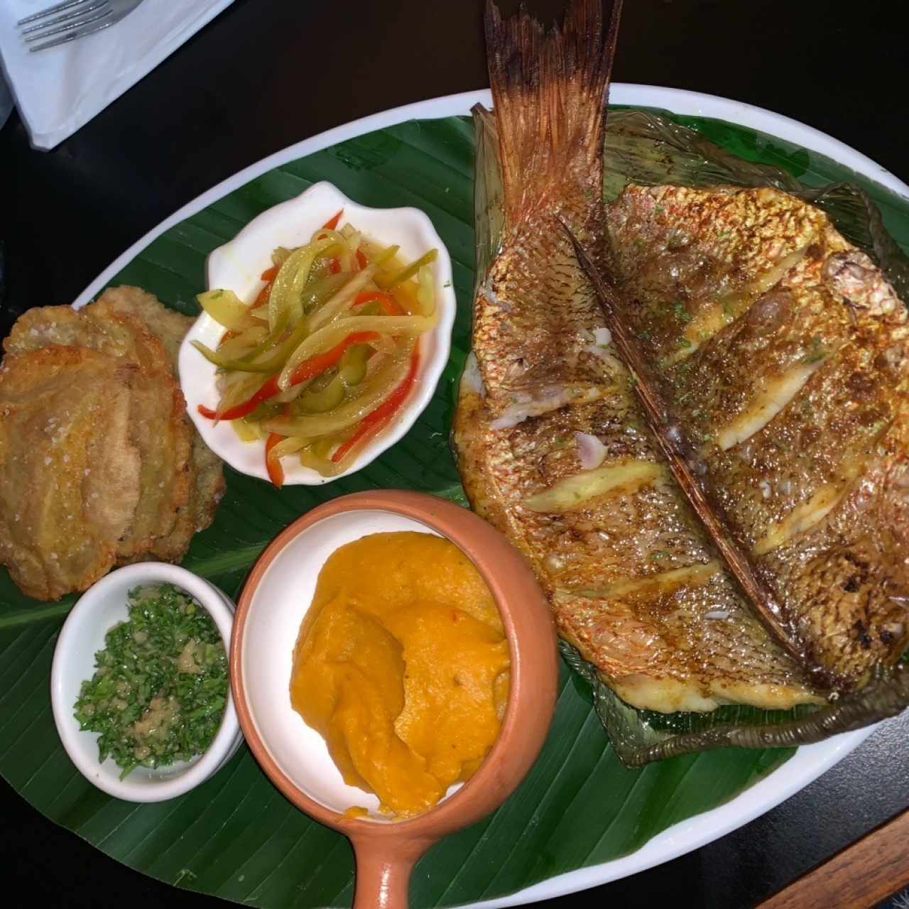 pescado frito con patacones