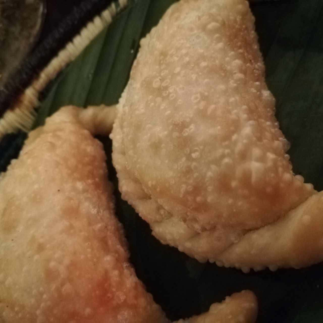 Empanaditas de queso amarillo y pescado 