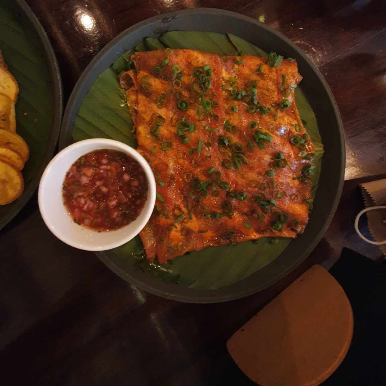 Yuca Tostada con Carpaccio de Atun