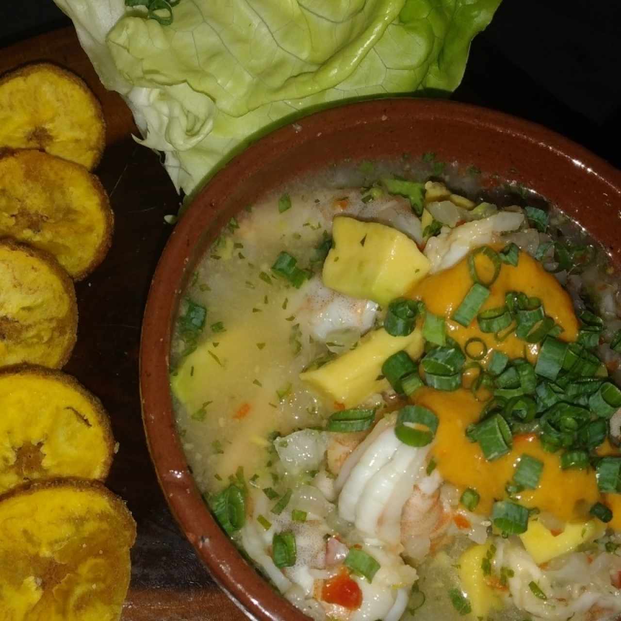 Ceviche de camarón con su pifia 