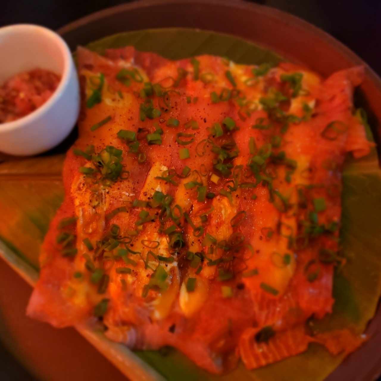 Tostada de yuca con carpaccio de atún 