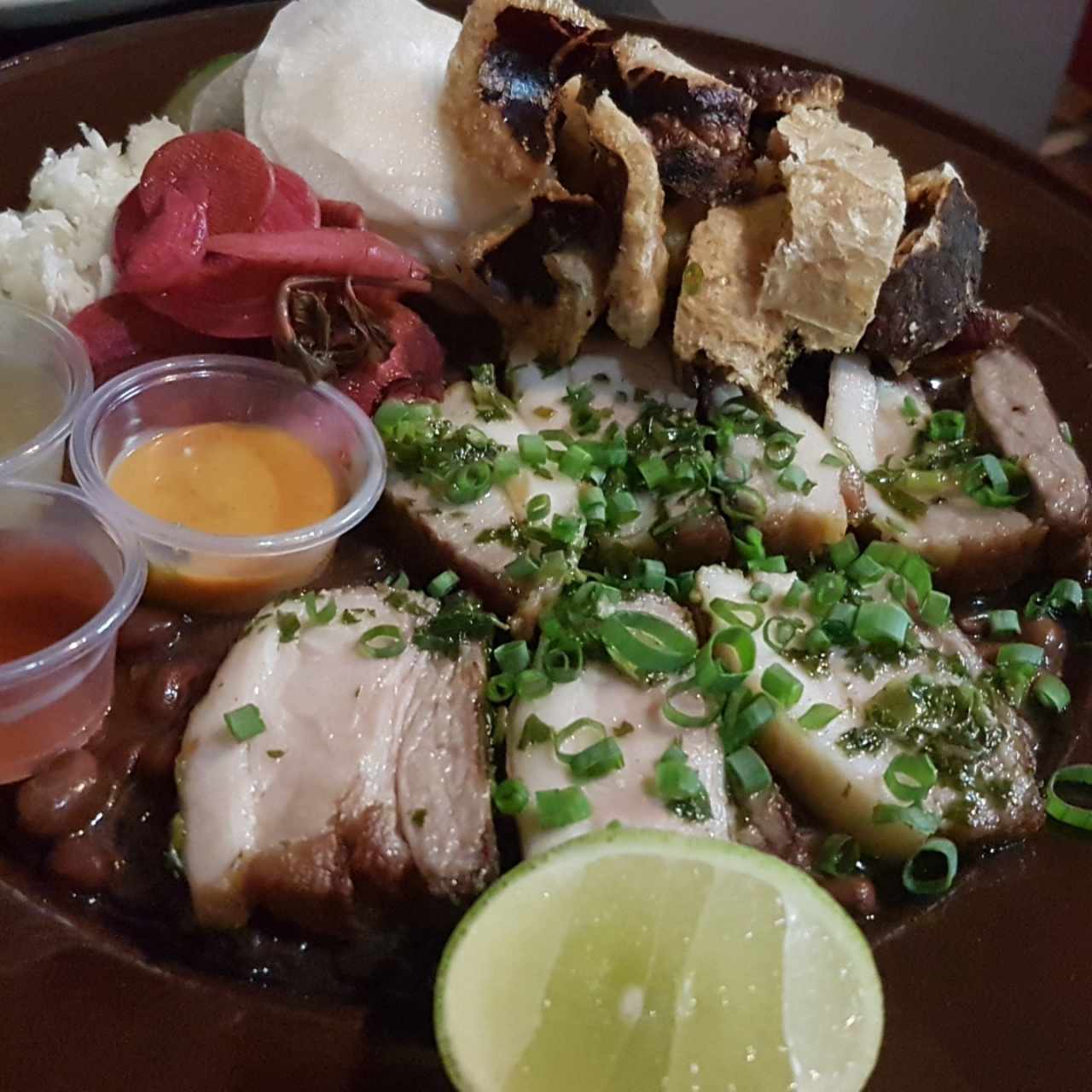 puerco troceado con vainas