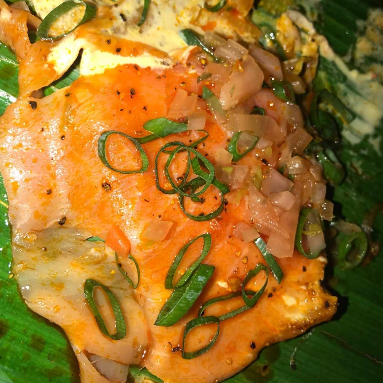 Yuca tostada de Carpaccio de Atun y ceviche de cebolla 