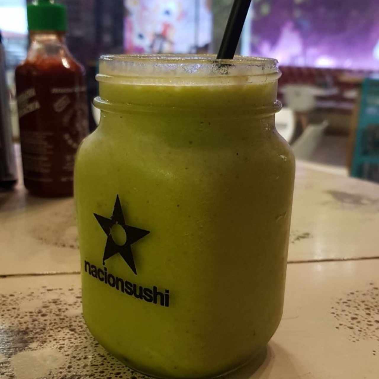 jugo de piña y albahaca 