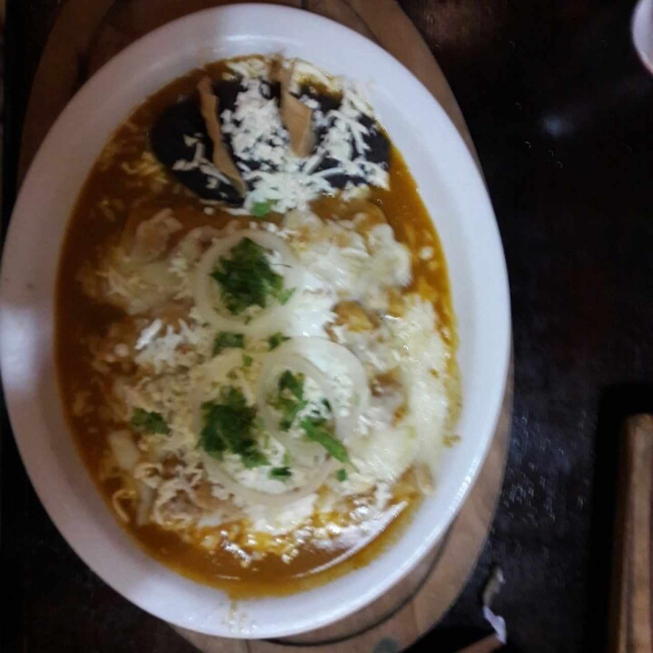 Enchiladas de pollo en salsa roja