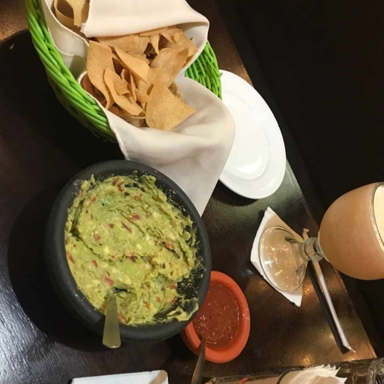 Guacamole con totopos