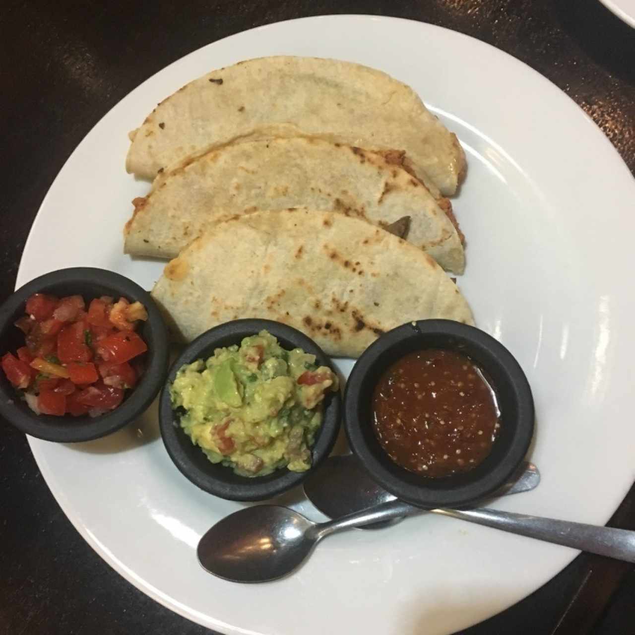 quesadillas de hongos y pollo