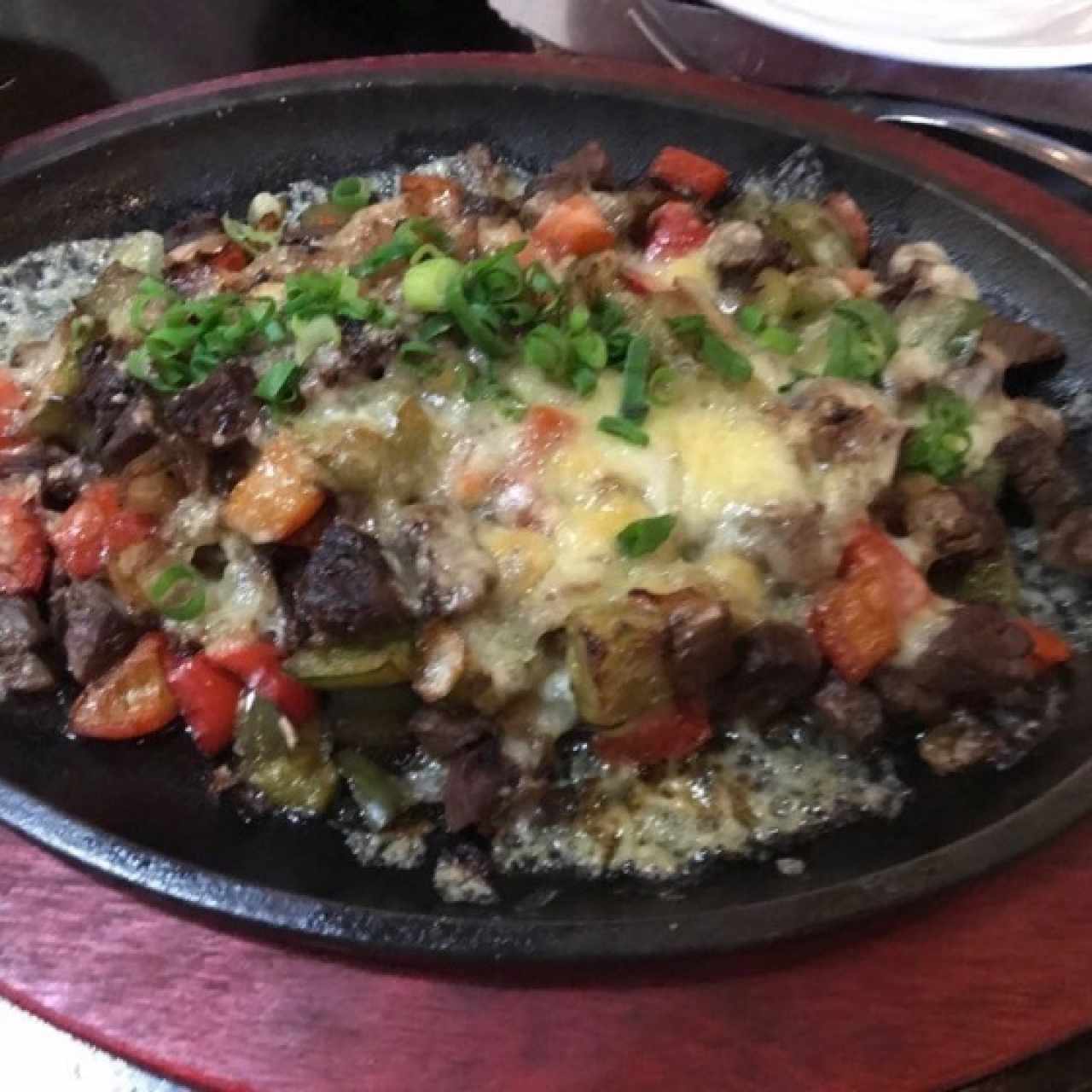 Alambre de Queso con Filete de Res