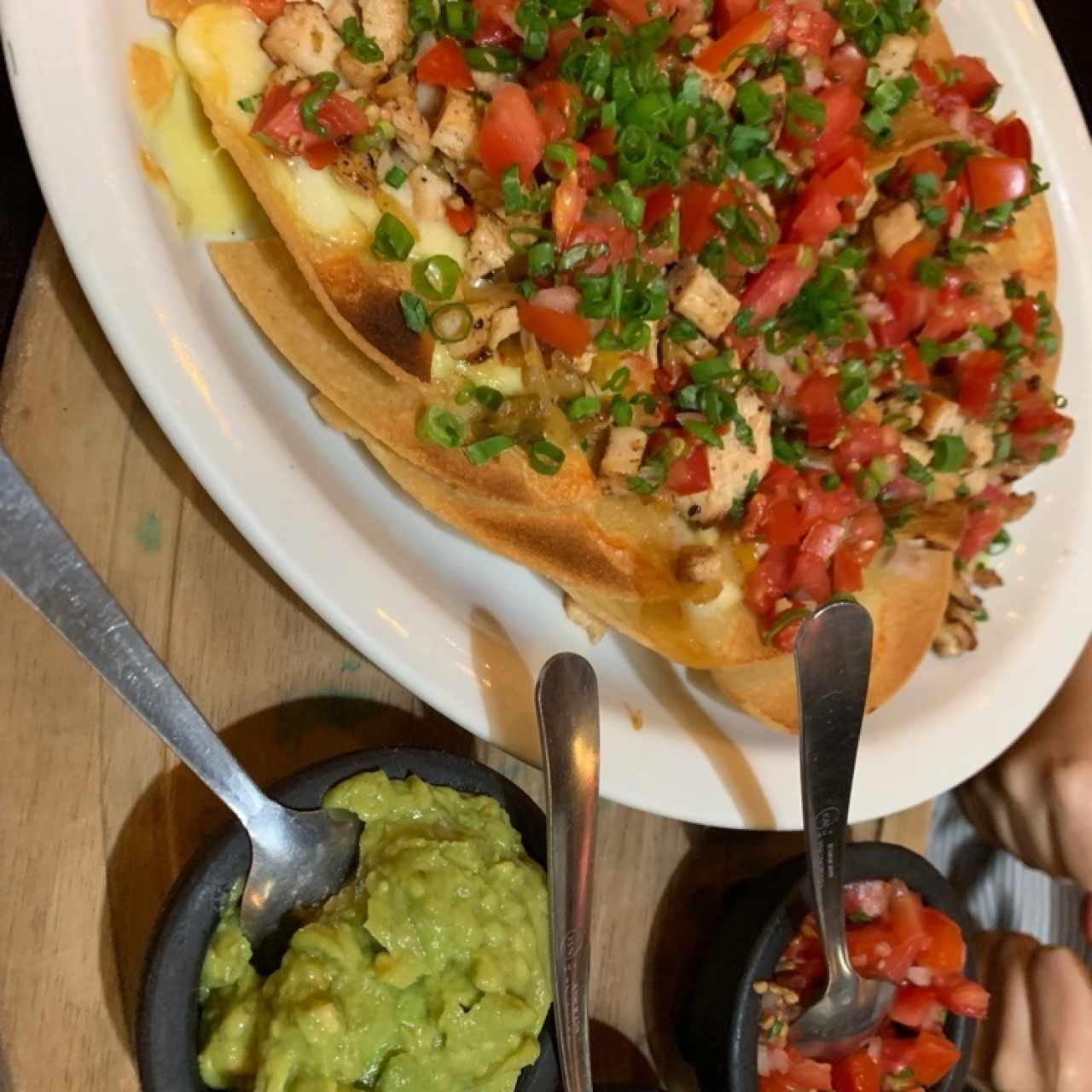 nachos tres quesos con pollo