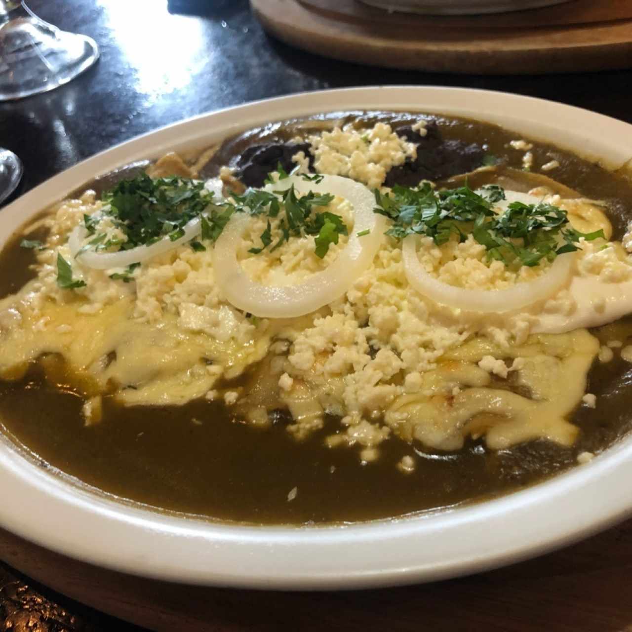 Enchilada en salsa verde