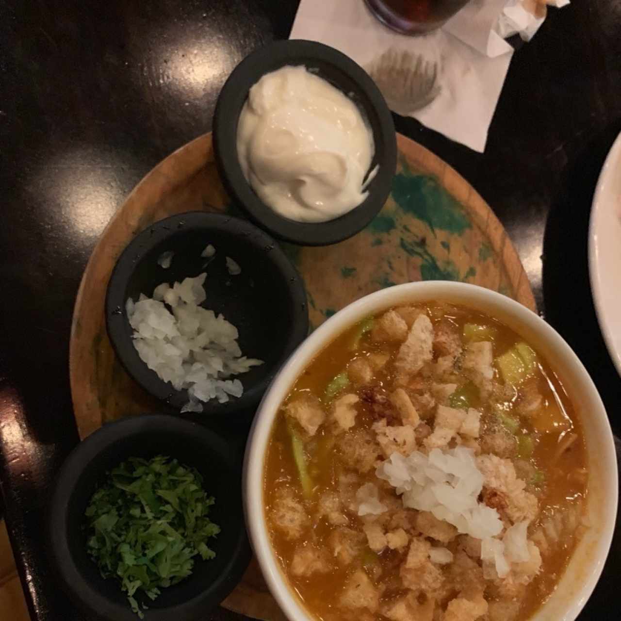 sopa azteca con chicharron 