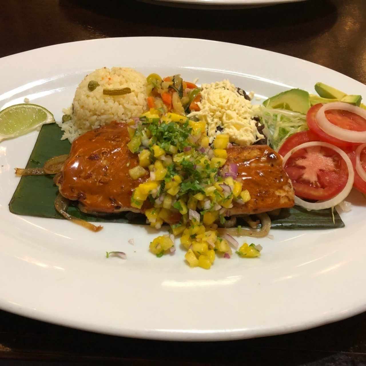 Corvina: el picadillo de piña y cebolla. 😉