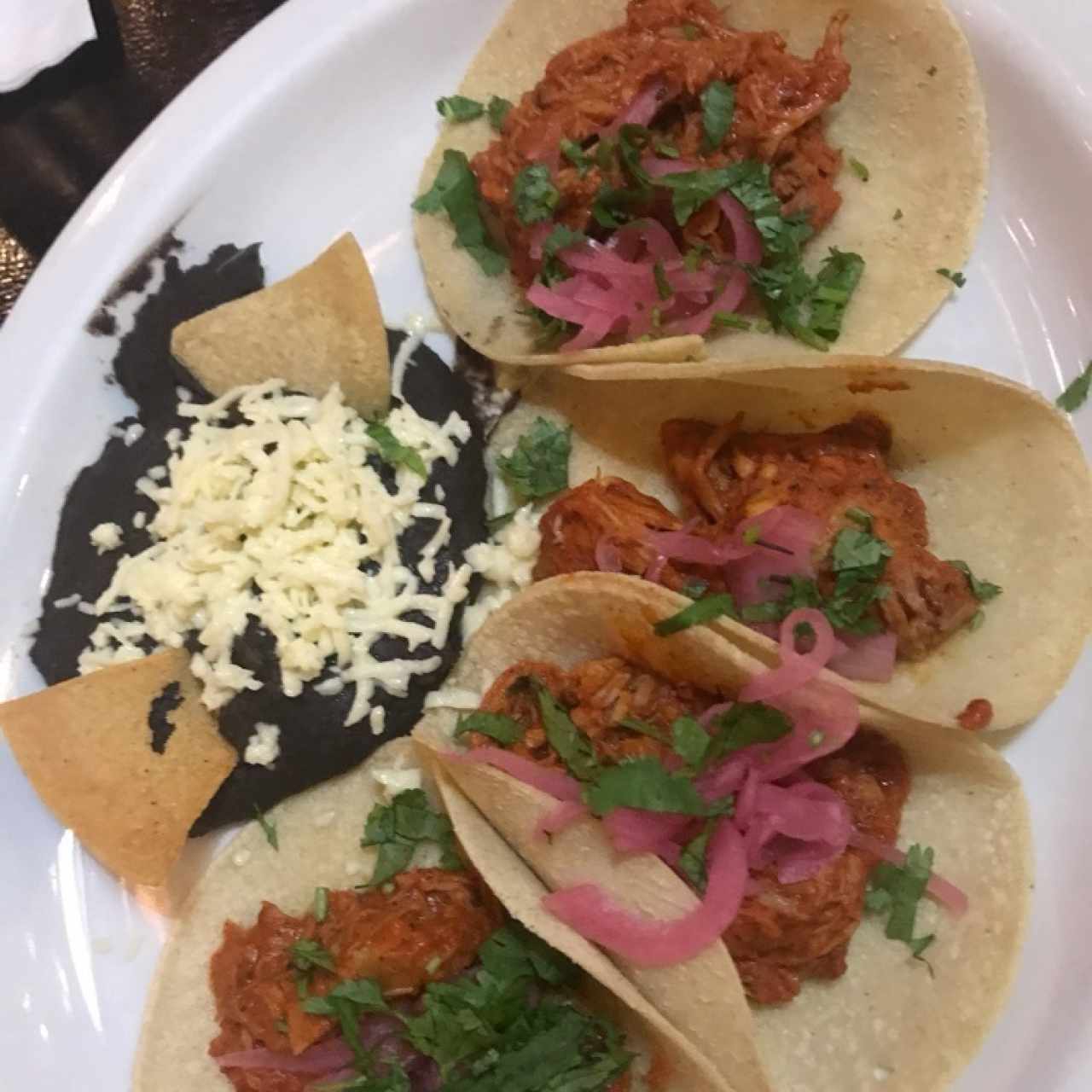 Tacos de pollo pibil