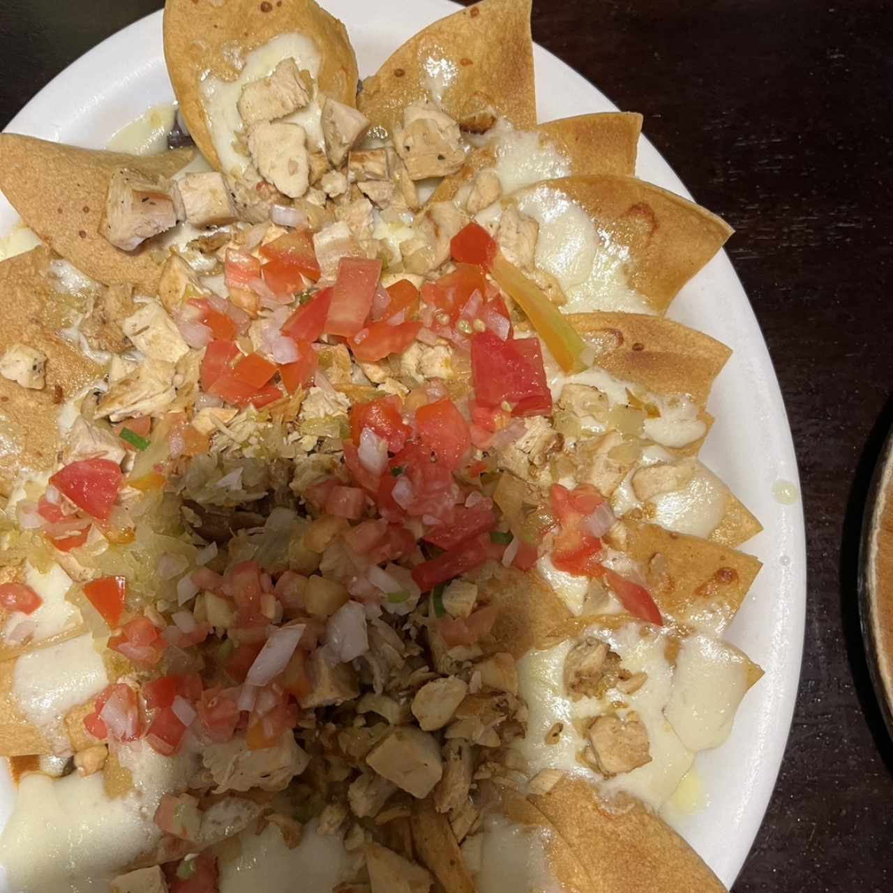 Nachos con pollo y clile 