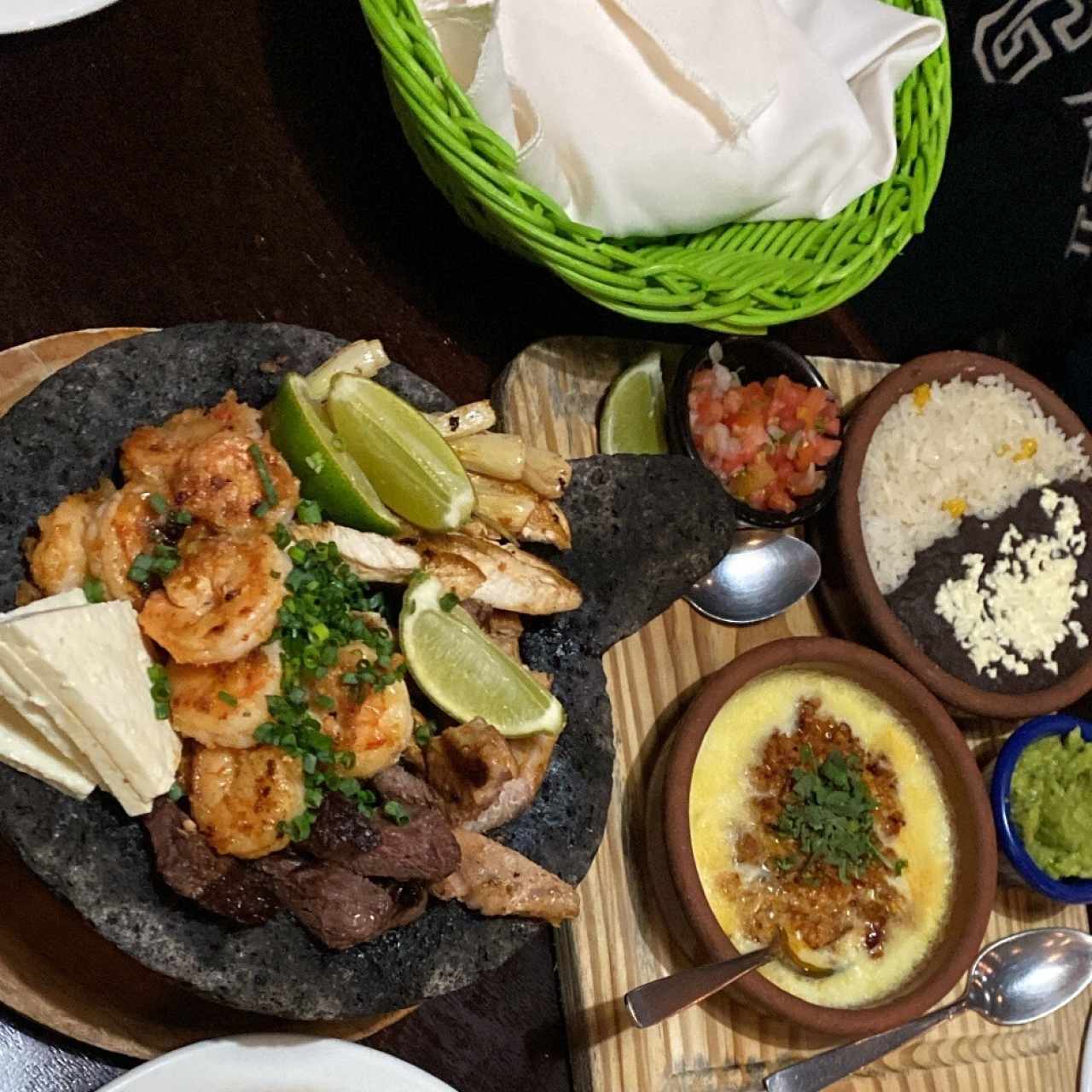 Para Compartir - Asado al Molcajete