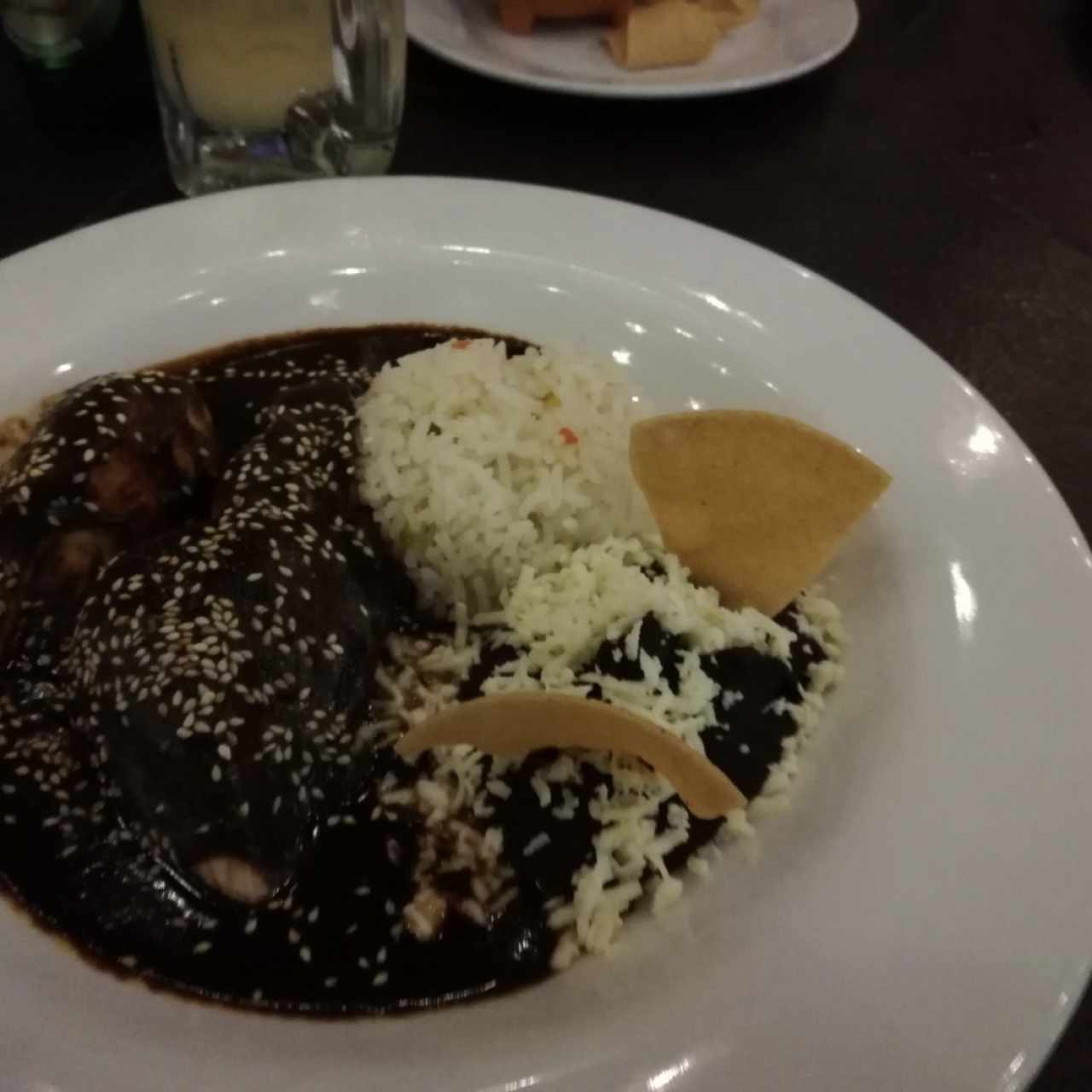 Mole poblano con pechuga de pollo