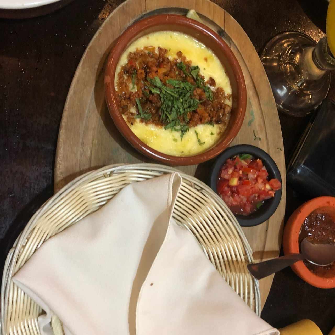 Queso Fundido con Chorizo