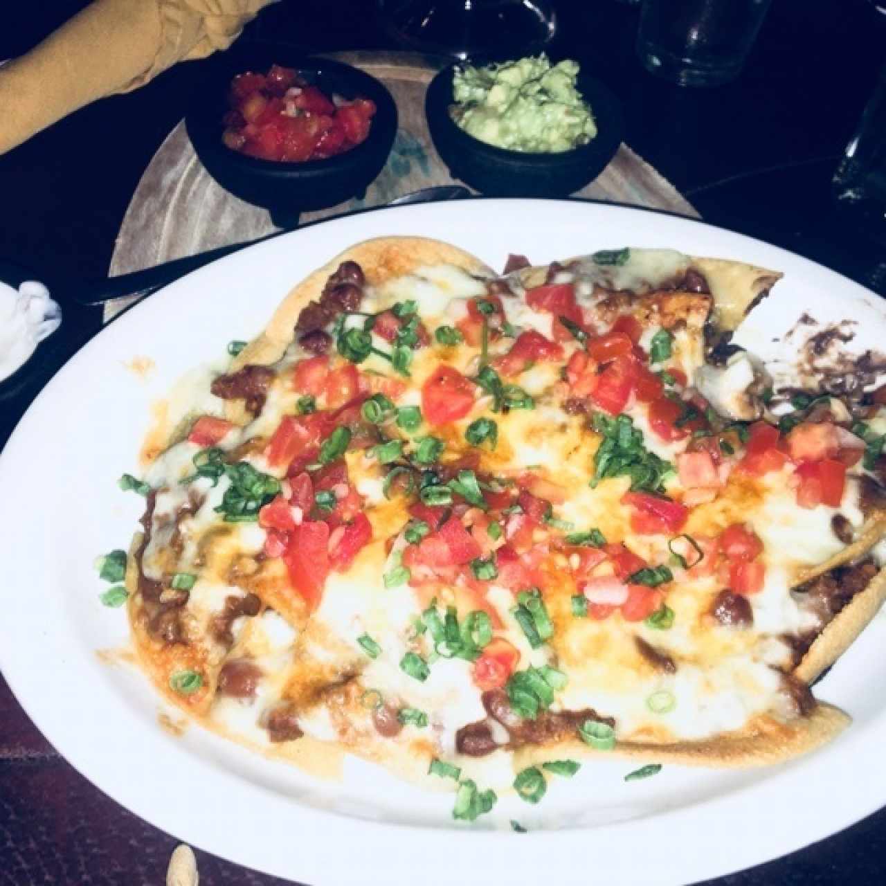 Nachos 3 quesos con chile y carne😋