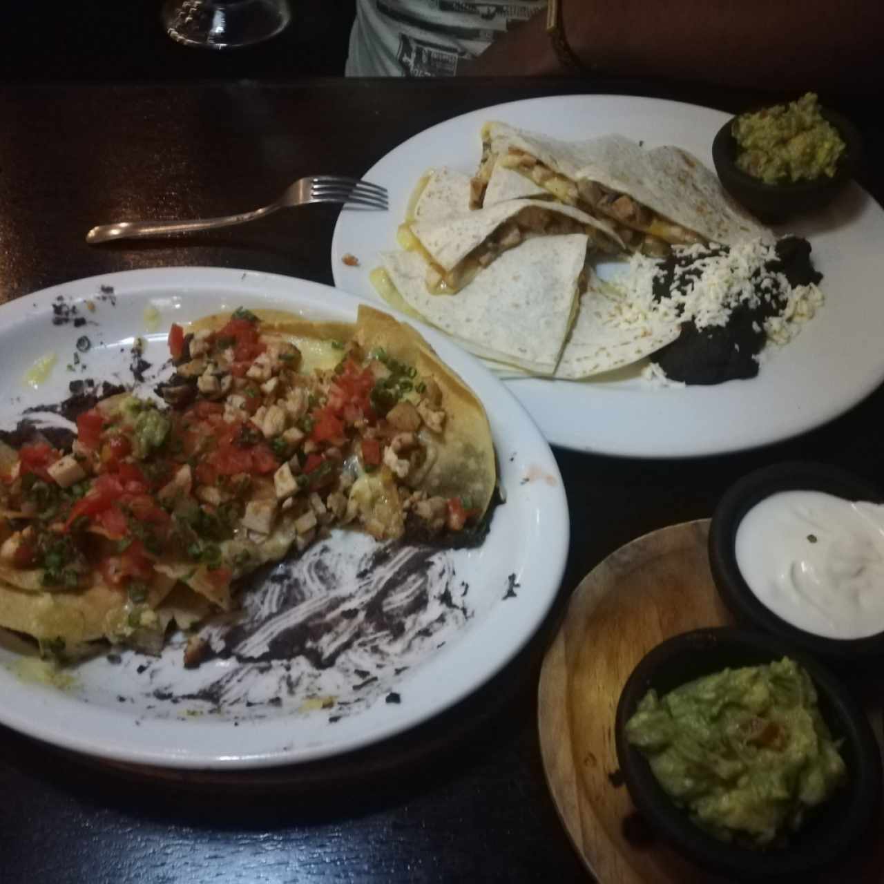 Quesadillas Norteñas y Nachos tres quesos con pollo