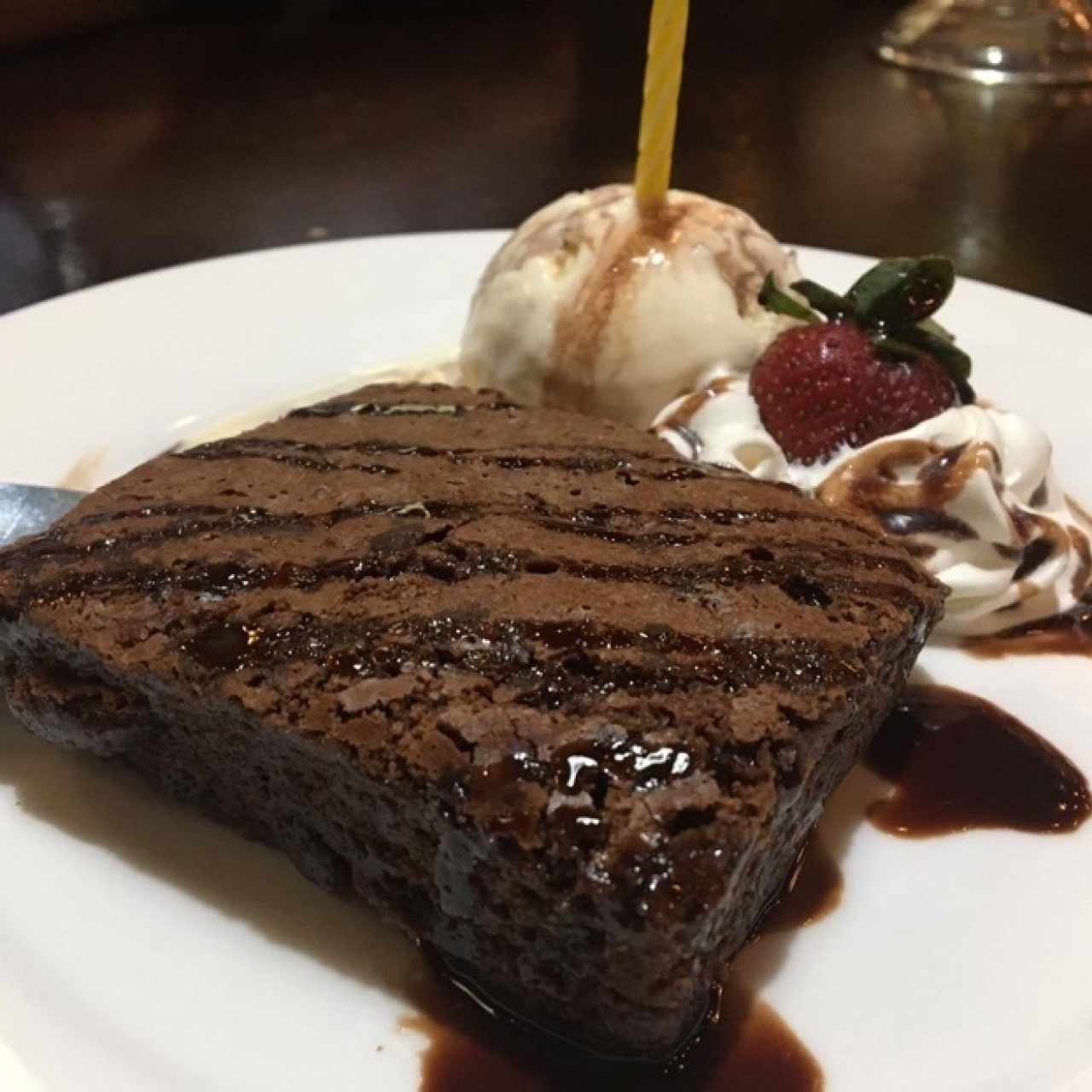 brownie con helado