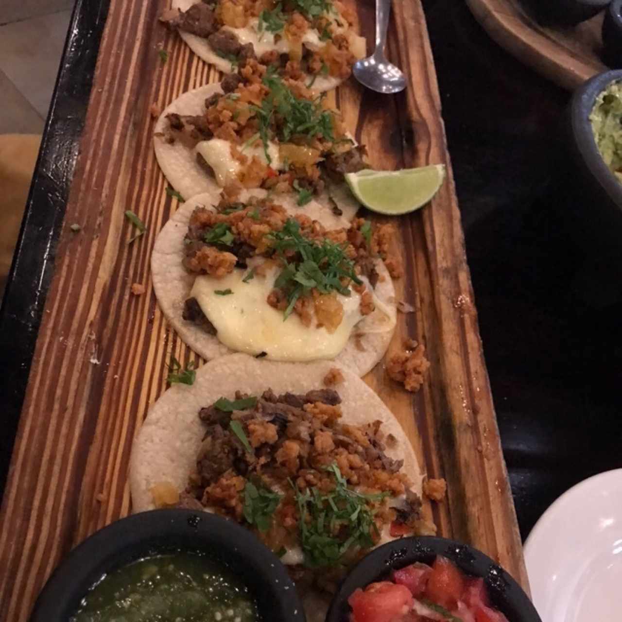 Tacos de carne y cerdo