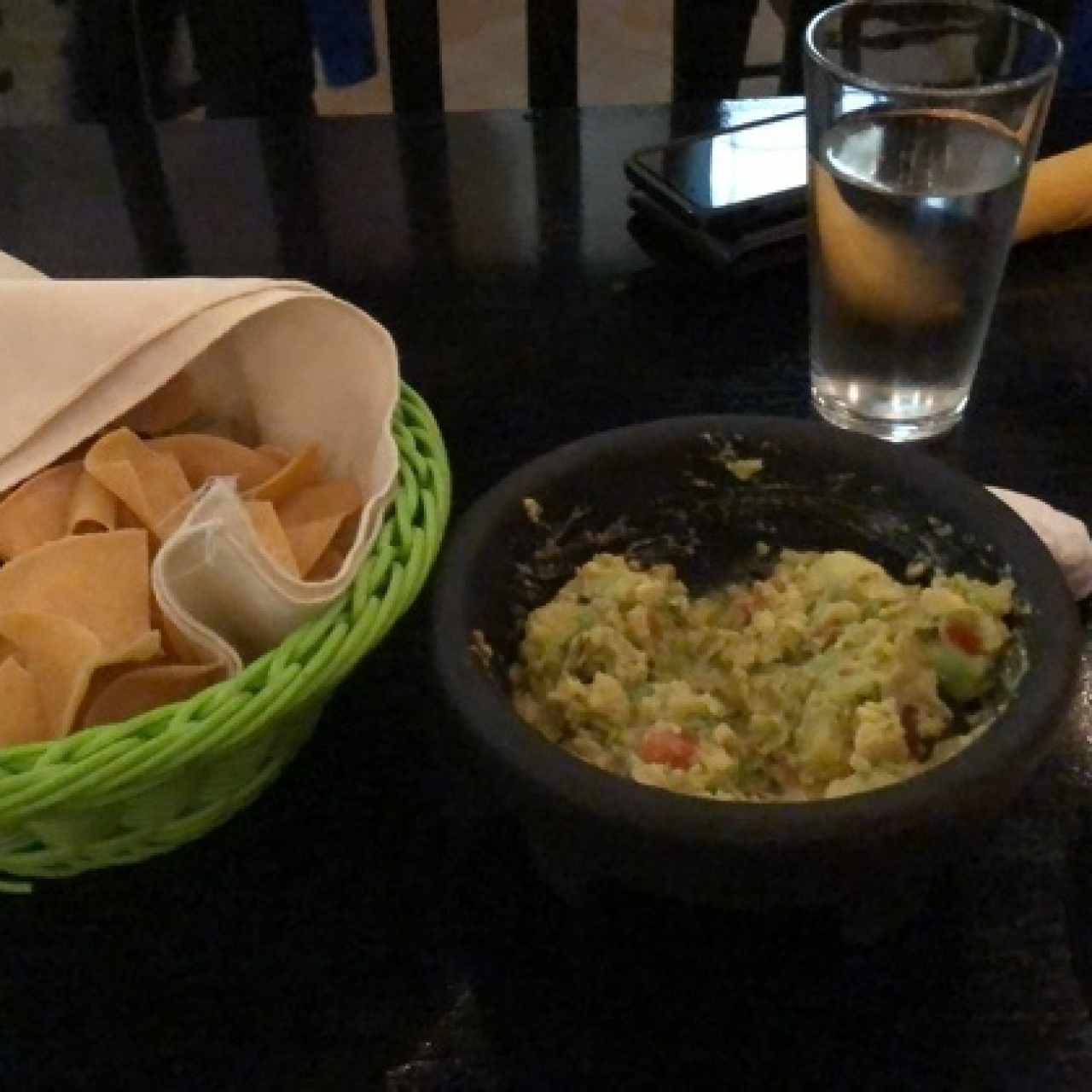 Guacamole con totopos