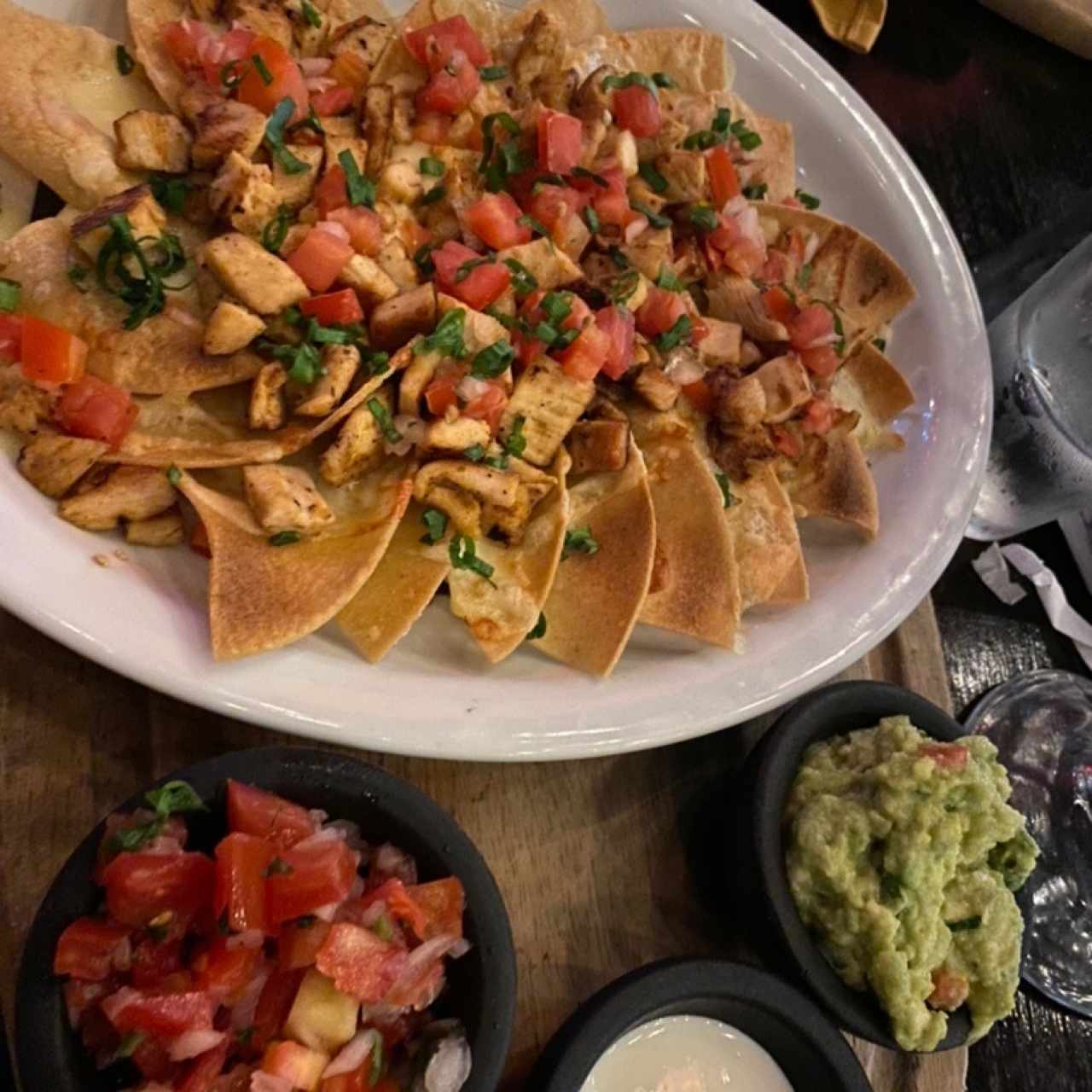 Nachos Triple Queso con Pollo