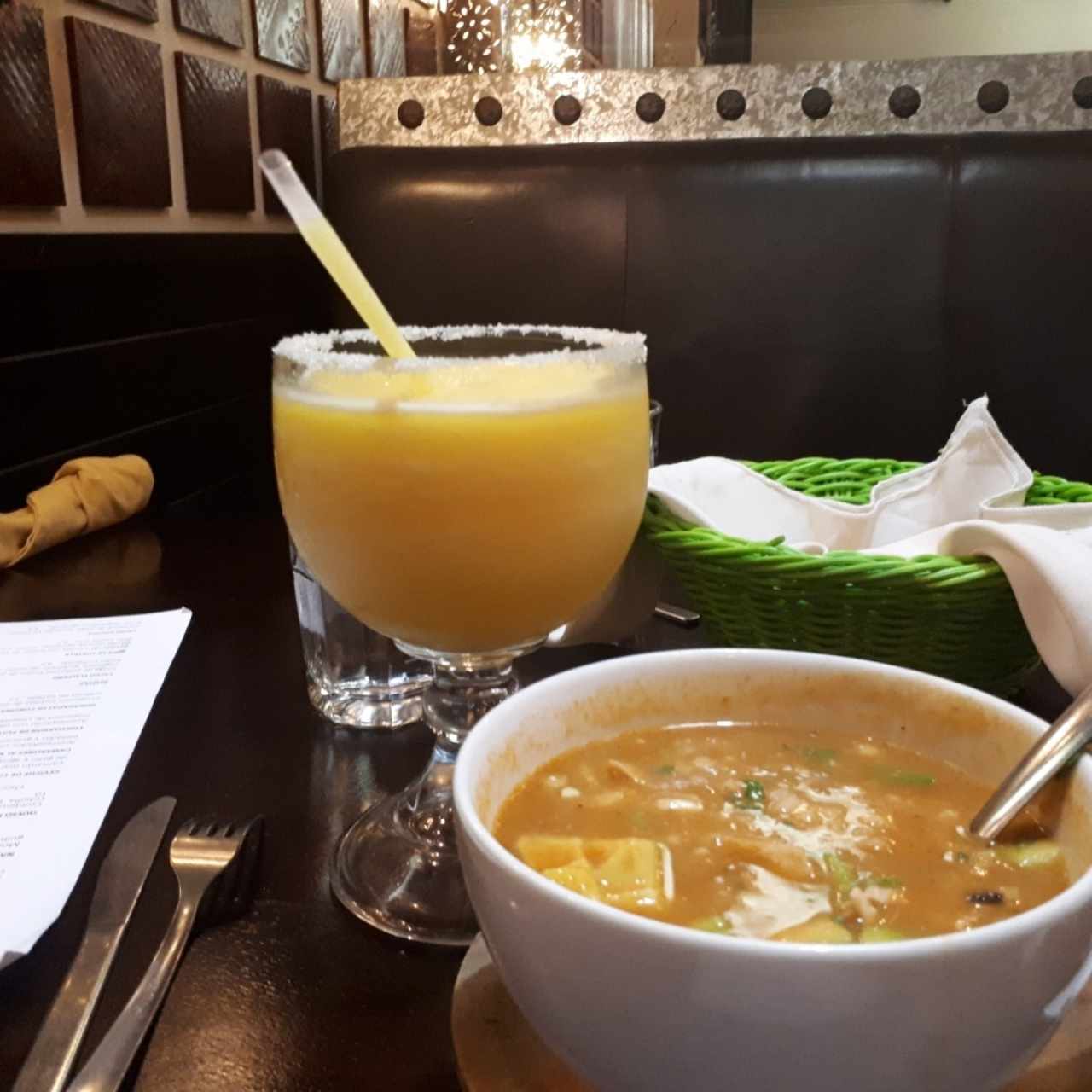 sopa tortilla chica y margarita maracuya