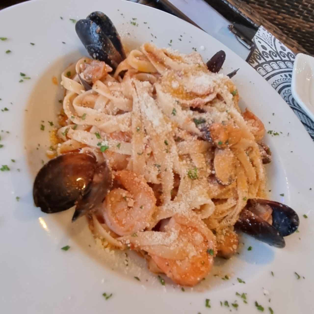 fetuccini marinera en salsa pomodoro 