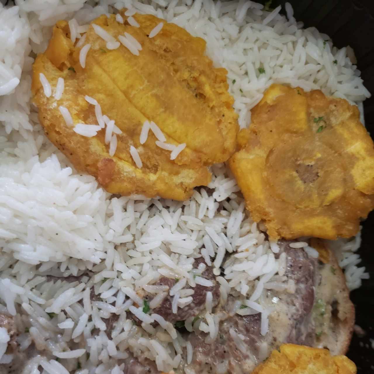 filete a la pimienta con arroz y patacones, delivery